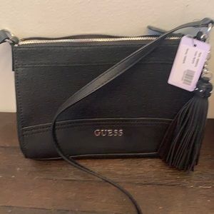 Medium Guess logo bag new with tags!